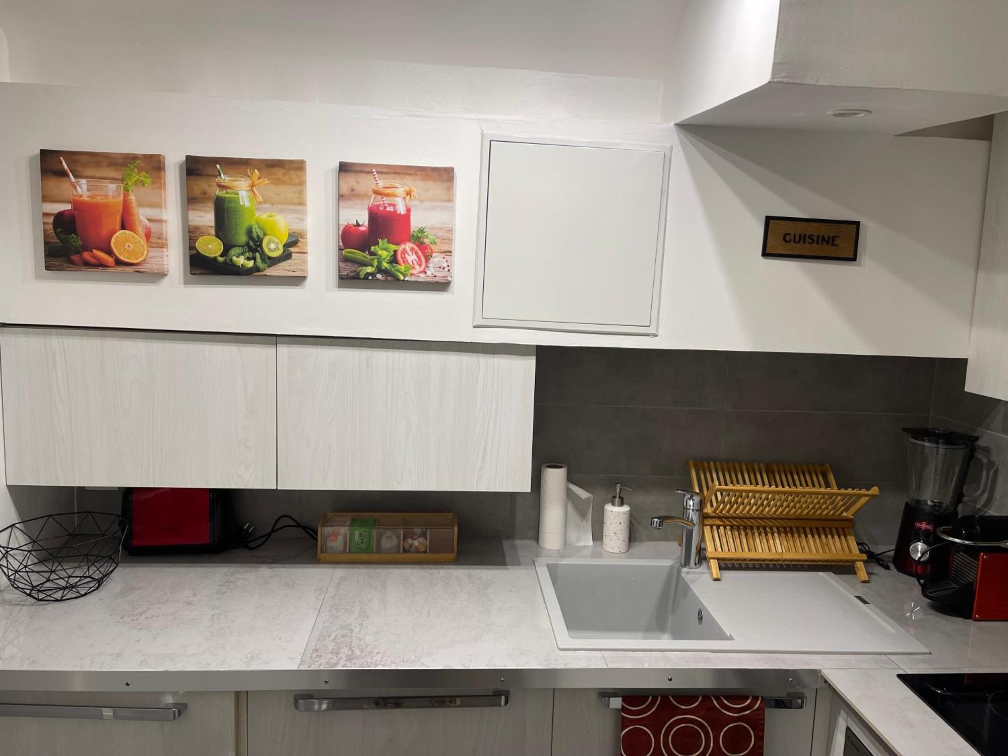 Entierement Equipe A 10 Min De La Defense Suresnes